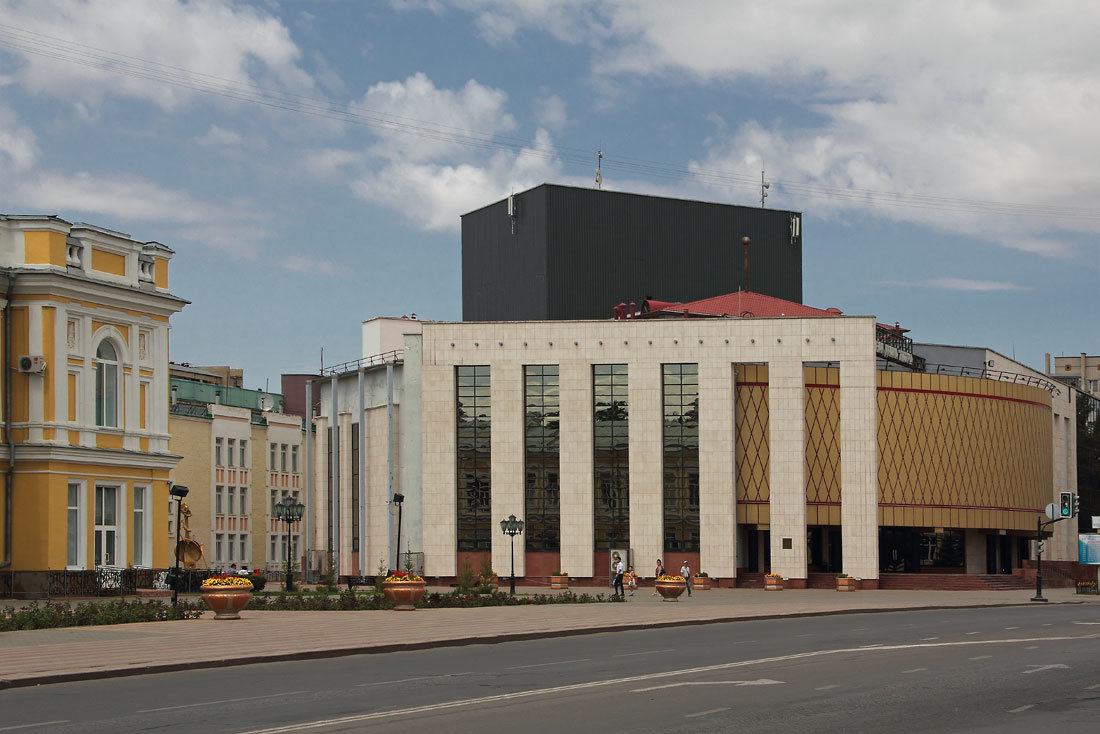 Театр. Уральск - MILAV V