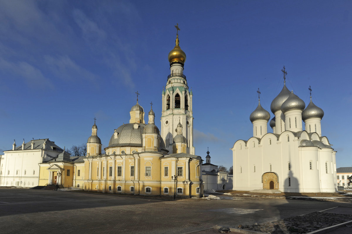 Вологда,  Кремлевская площадь - Вячеслав 