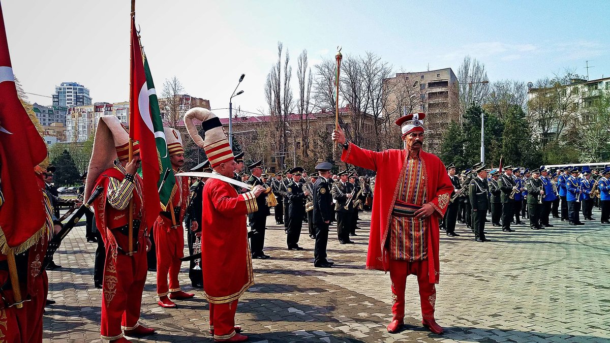 парад оркестров - Александр Корчемный