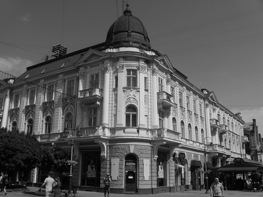 Административное   здание   в    Ивано - Франковске - Андрей  Васильевич Коляскин