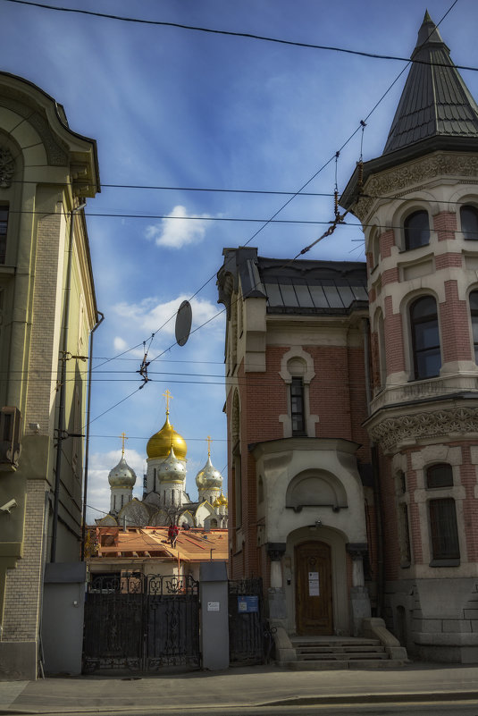 Москва. Купола Зачатьевского женского монастыря ... - Сергей Козырев