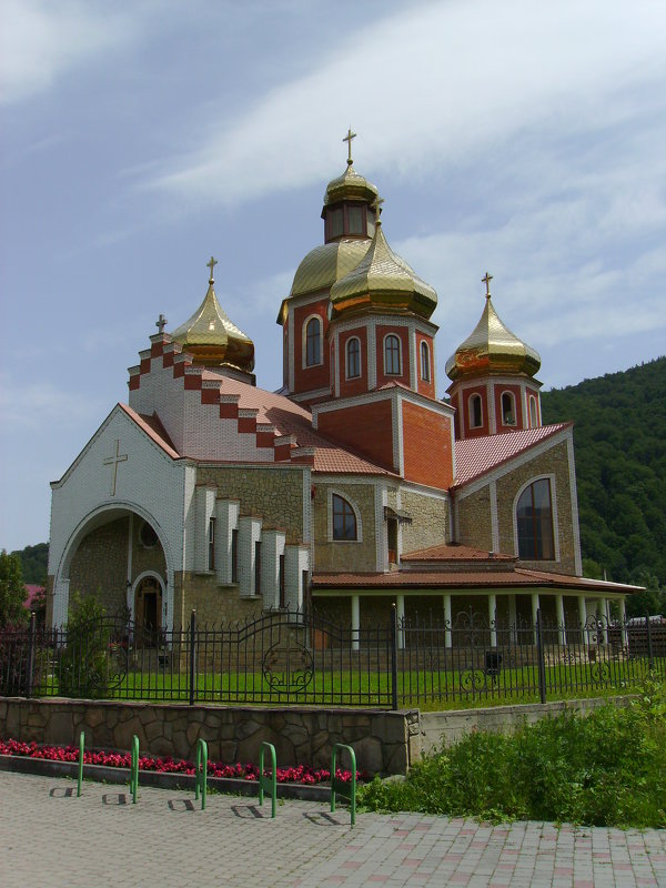 Греко - католический   храм  в   Яремче - Андрей  Васильевич Коляскин