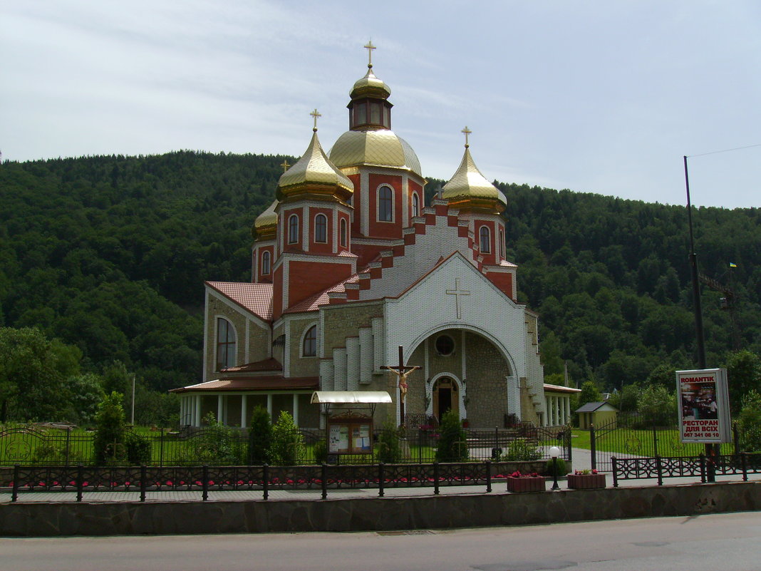 Греко - католический   храм  в   Яремче - Андрей  Васильевич Коляскин