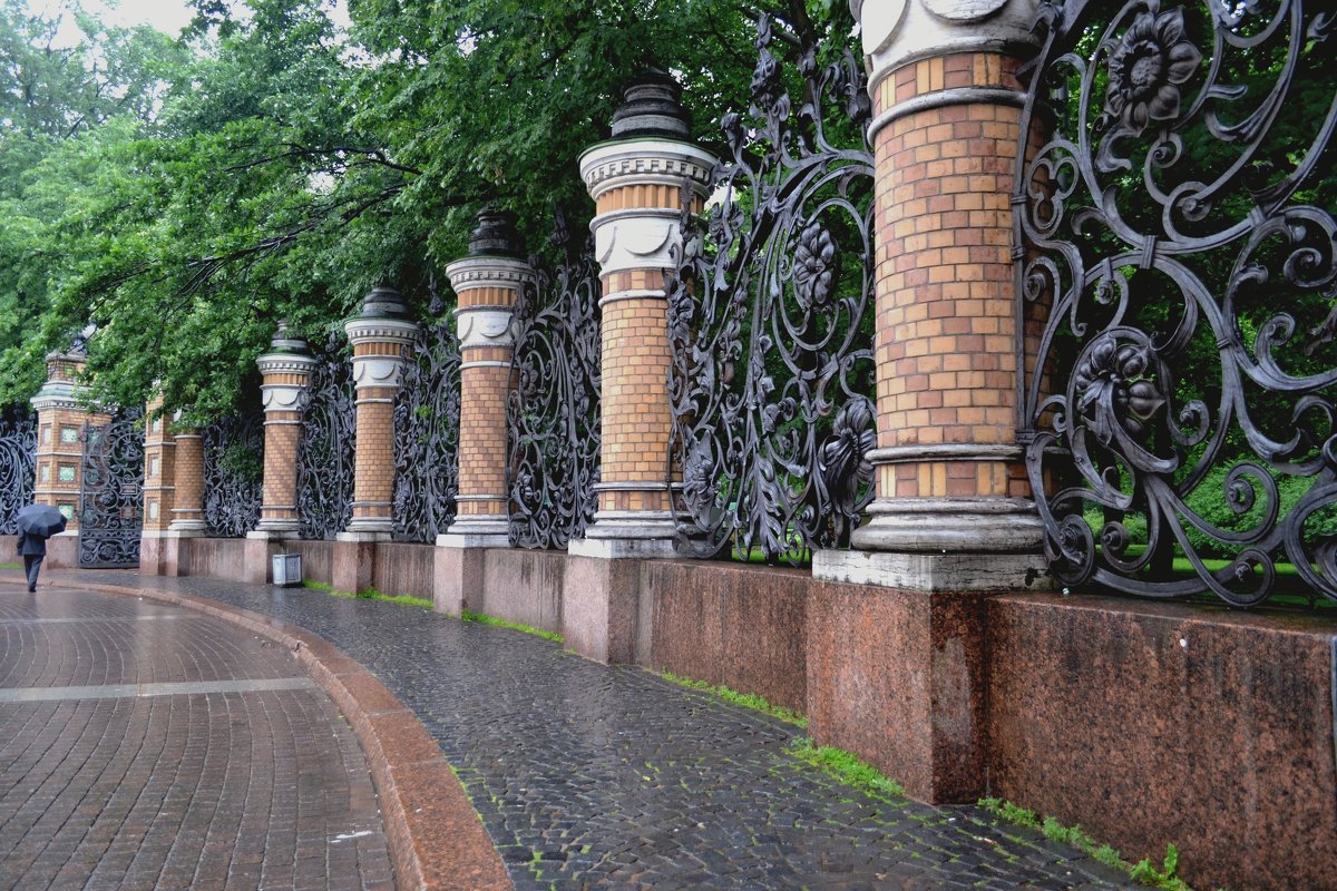 решетка Михайловский сад в Санкт-Петербурга - Igor Osh