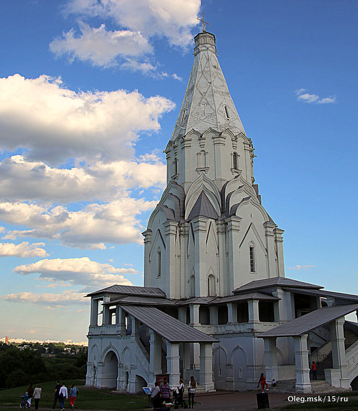 парящая с облаками - Олег Лукьянов