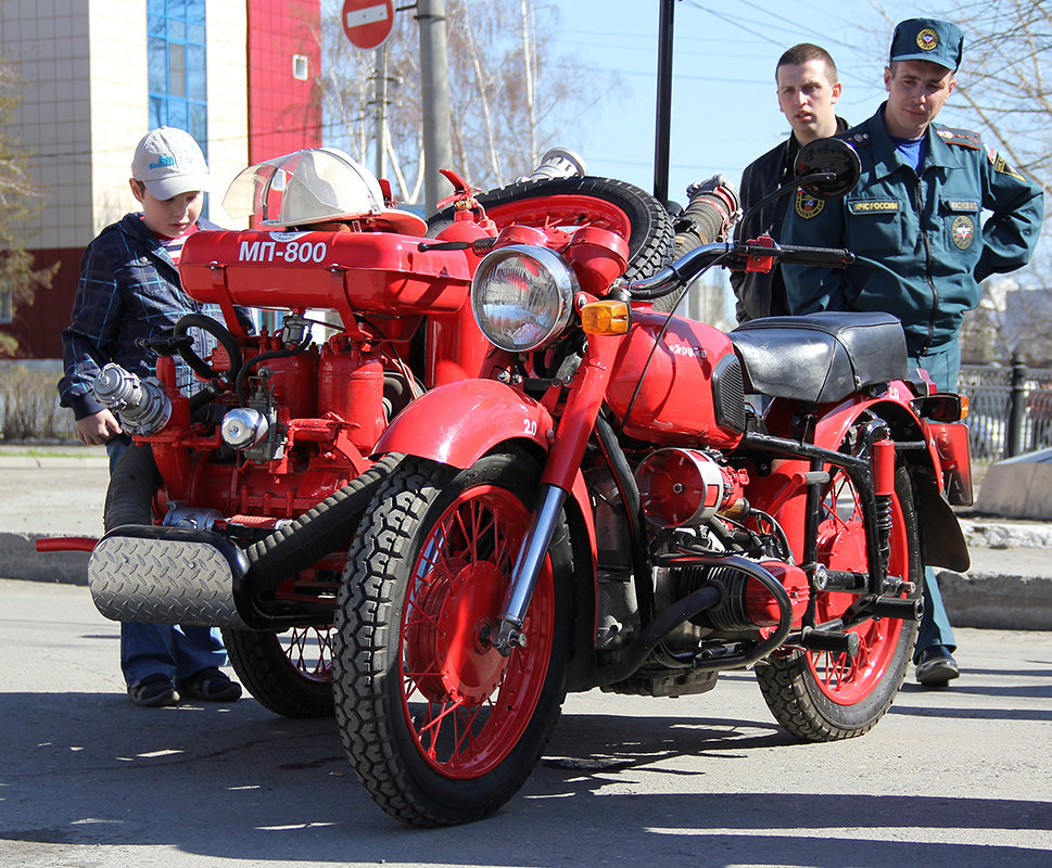 Пожарный мотоцикл - Игорь Ломакин