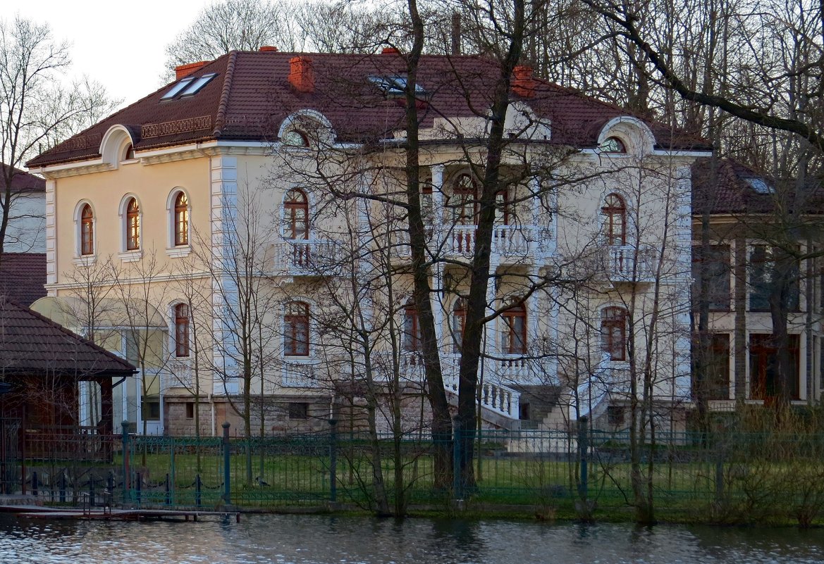 Дом у озера - Вера Щукина