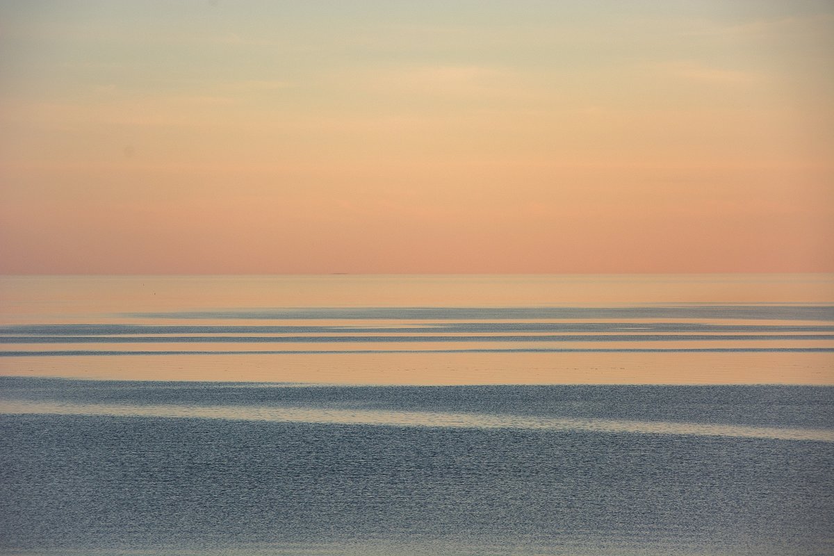 Морской минимализм )   тихий летний вечер на море. - Павел Харлин