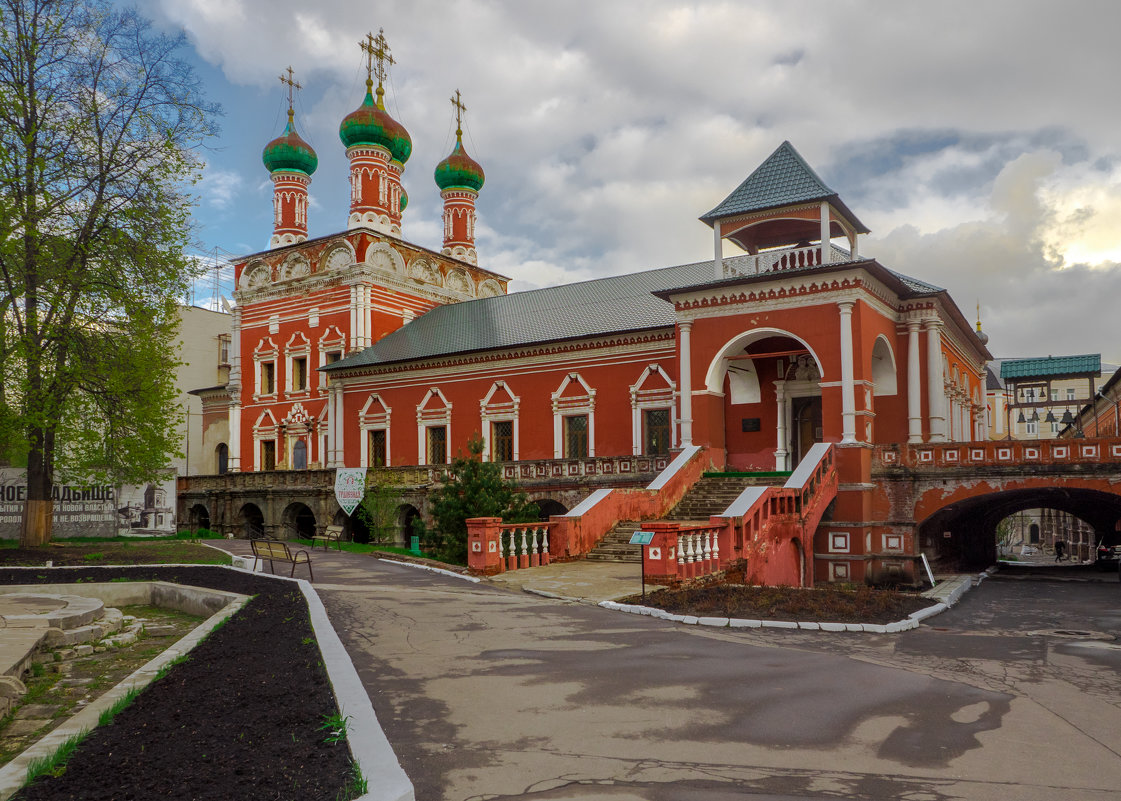 В ВЫСОКО-ПЕТРОВСКОМ МОНАСТЫРЕ. МОСКВА - Александр Шурпаков