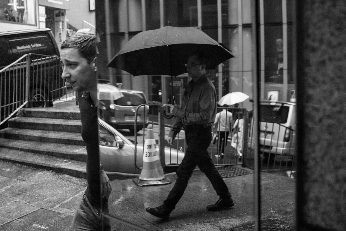 Sudden rain in Hong Kong - Sofia Rakitskaia