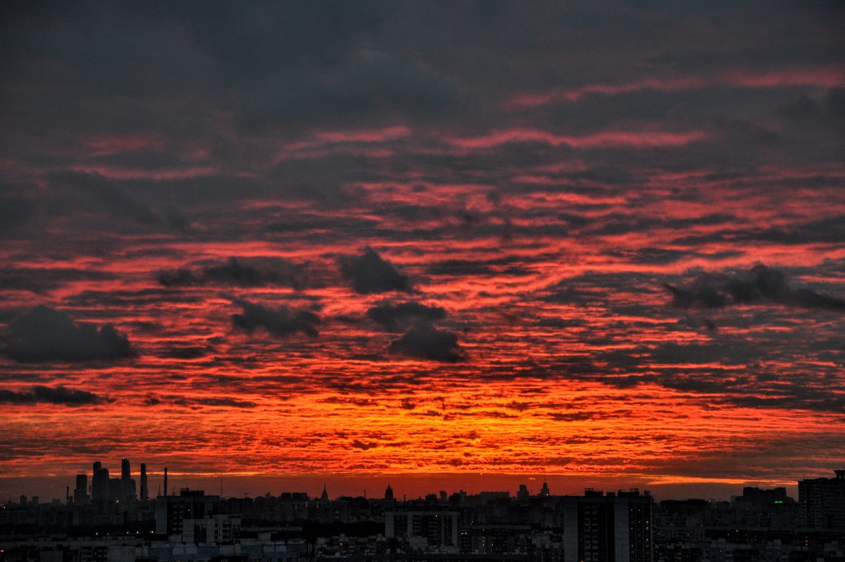 Закат над городом - Анатолий Колосов