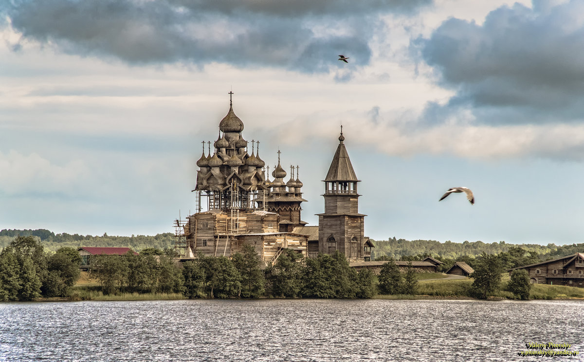 Купола церквей и храмов Кижи