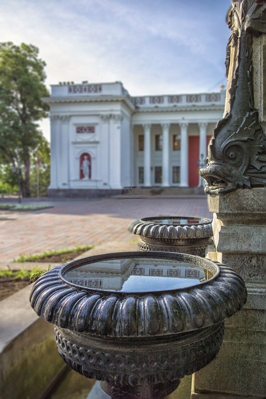 Утро на Думской площади. - Вахтанг Хантадзе