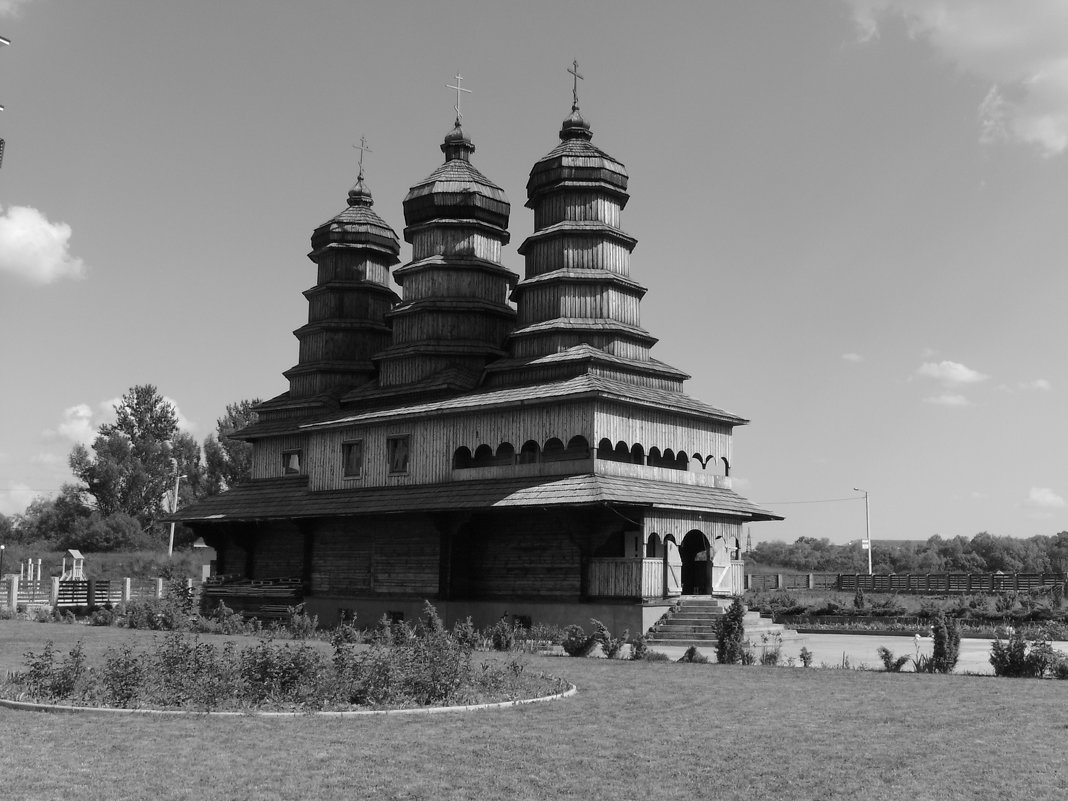 Православный   деревянный   храм  в   Ивано - Фрнковске - Андрей  Васильевич Коляскин