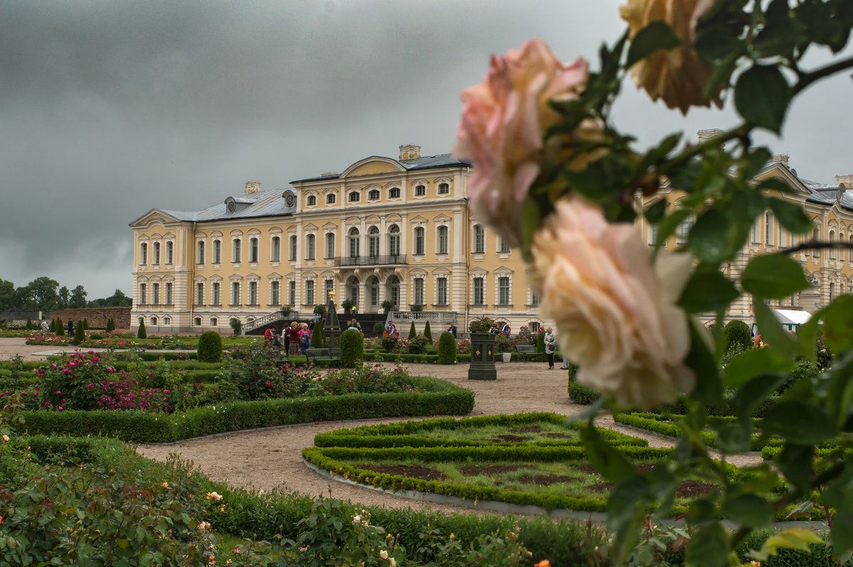Охота на розы в Рундальском дворце - Viktor Makarov