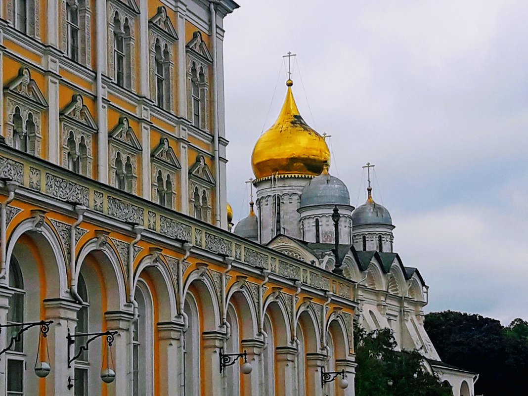 Большой Кремлевский дворец и Благовещенский собор Кремля - Tata Wolf