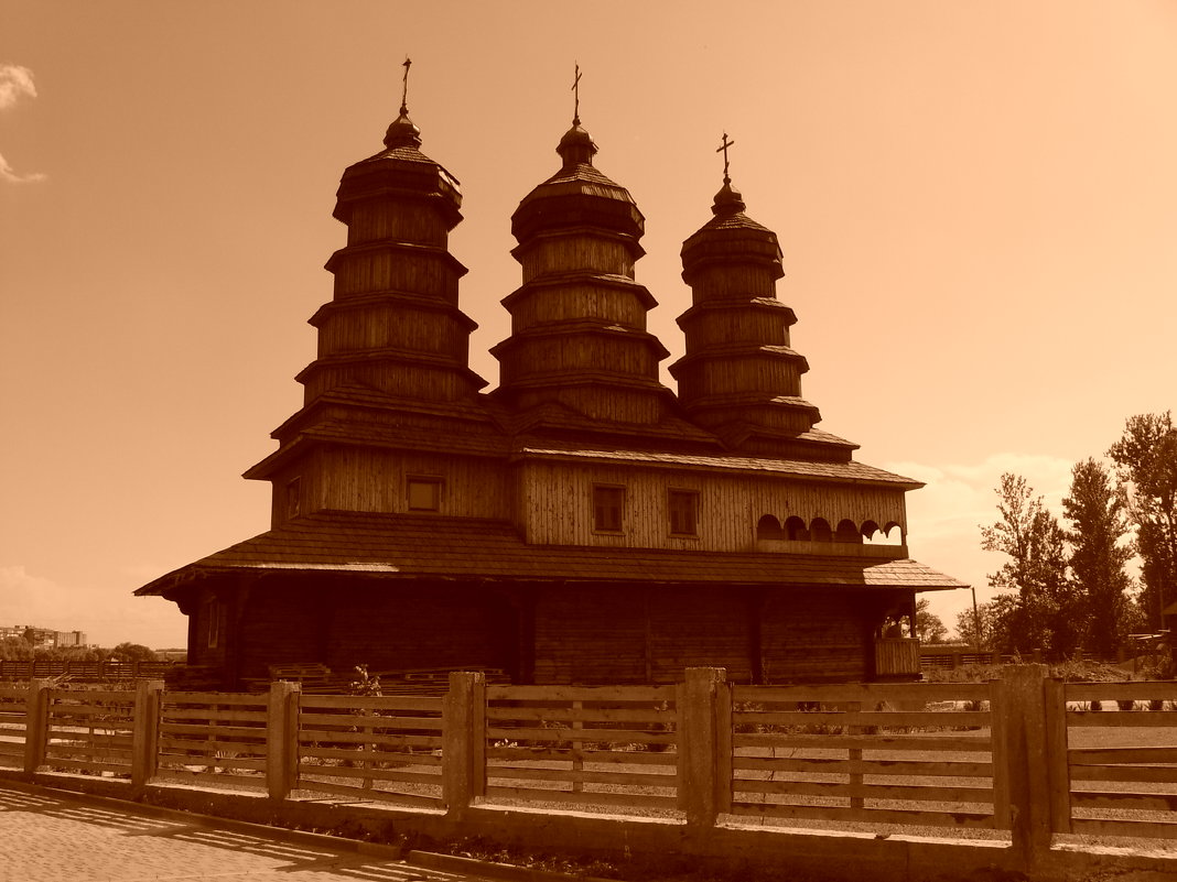 Праославный   деревянный   храм   в   Ивано - Франковске - Андрей  Васильевич Коляскин