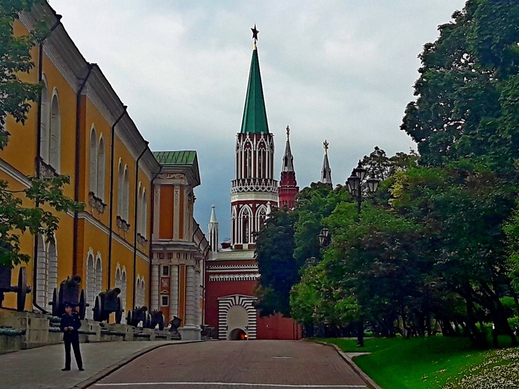 Никольская башня Кремля - Tata Wolf