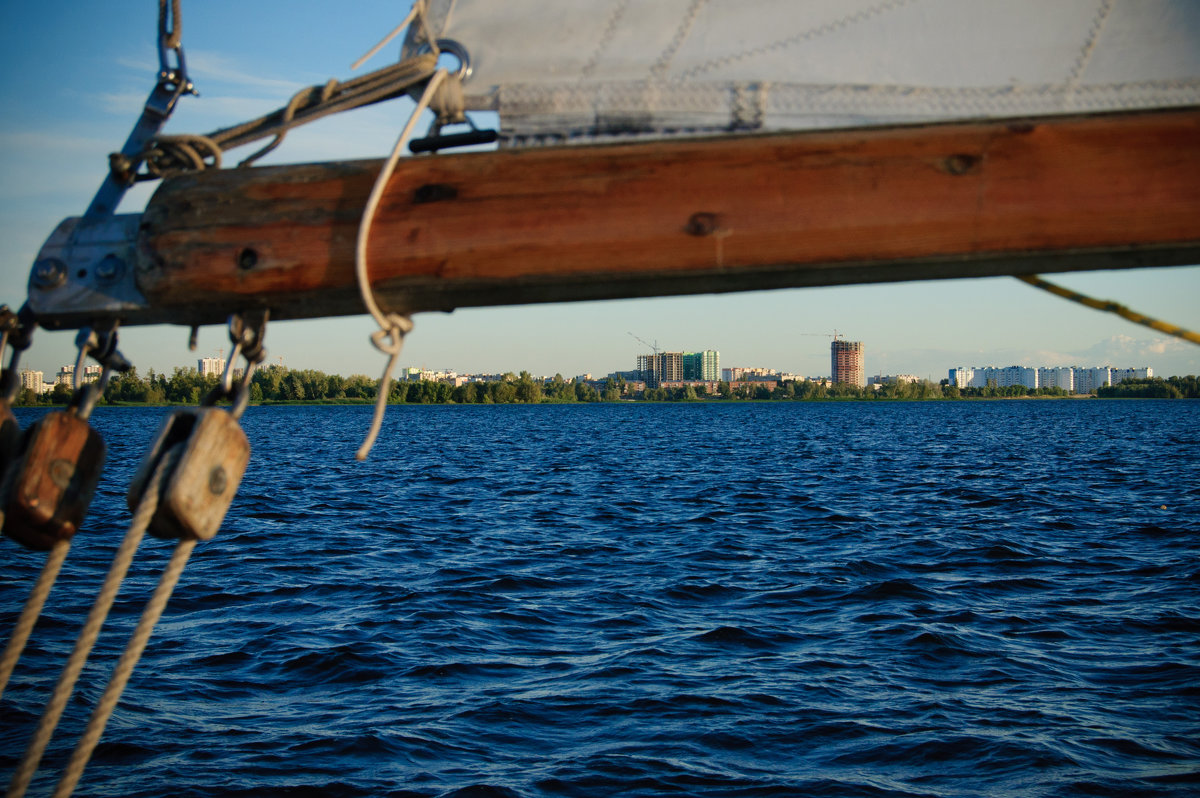 Вид на г.Энгельс с борта парусной яхты - Ирина Виноградова