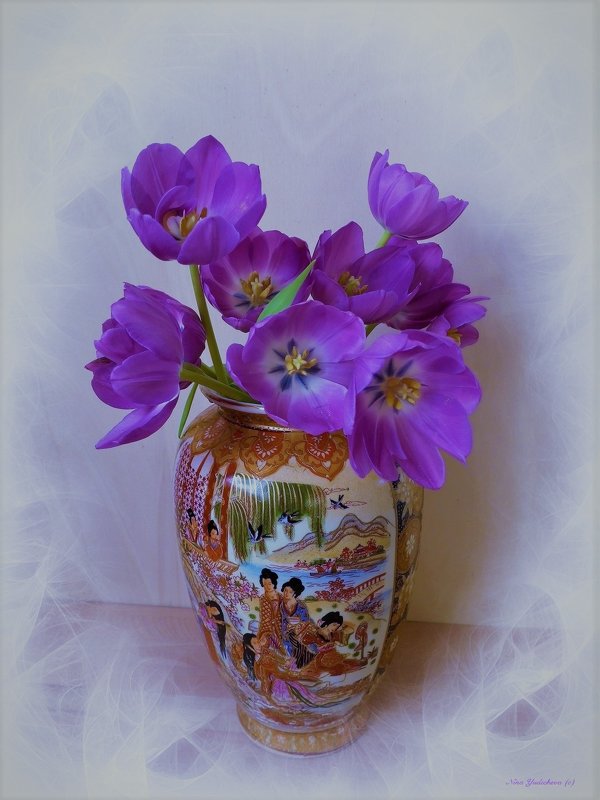 Тюльпаны в китайской вазе - Nina Yudicheva