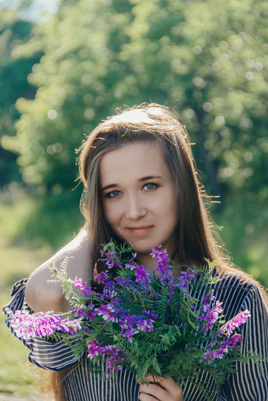 Девушка с цветами - Marina Erofeeva