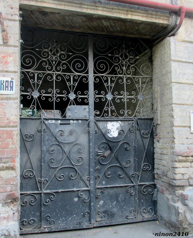 Старинные ворота - Нина Бутко