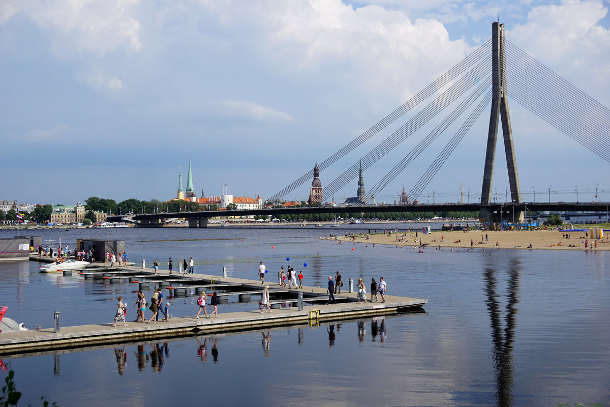 Городская жизнь - Любовь Изоткина