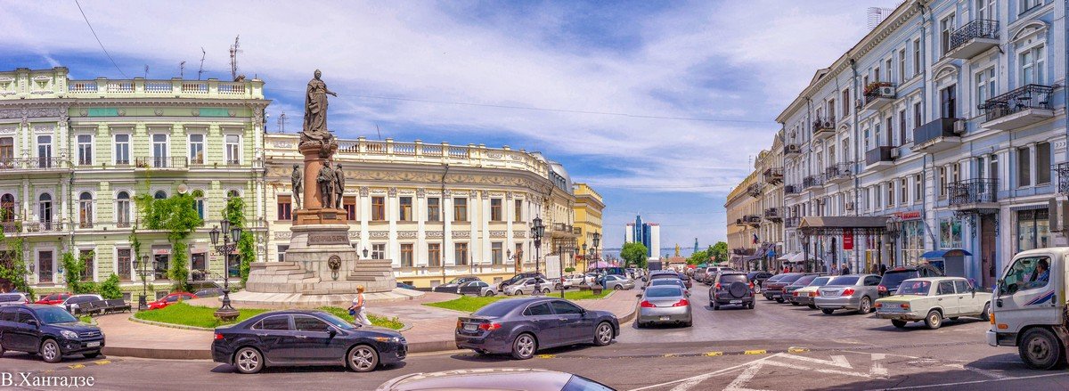 Екатерининская площадь в начале лета. - Вахтанг Хантадзе