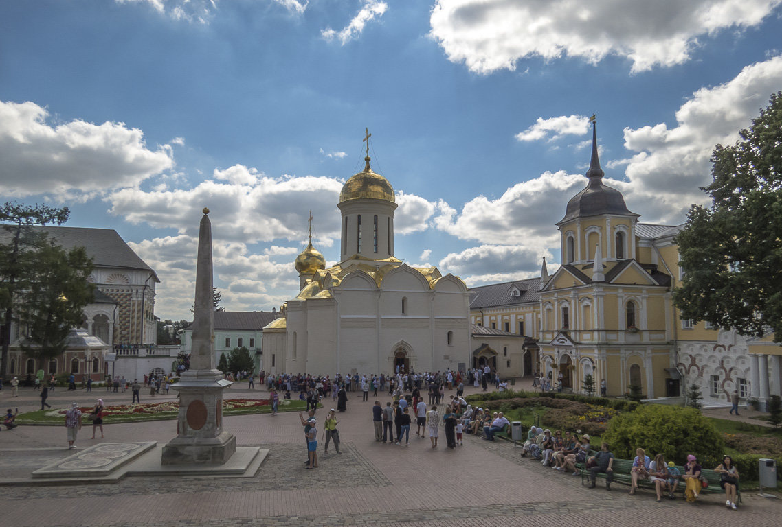 В Лавре - Сергей Цветков