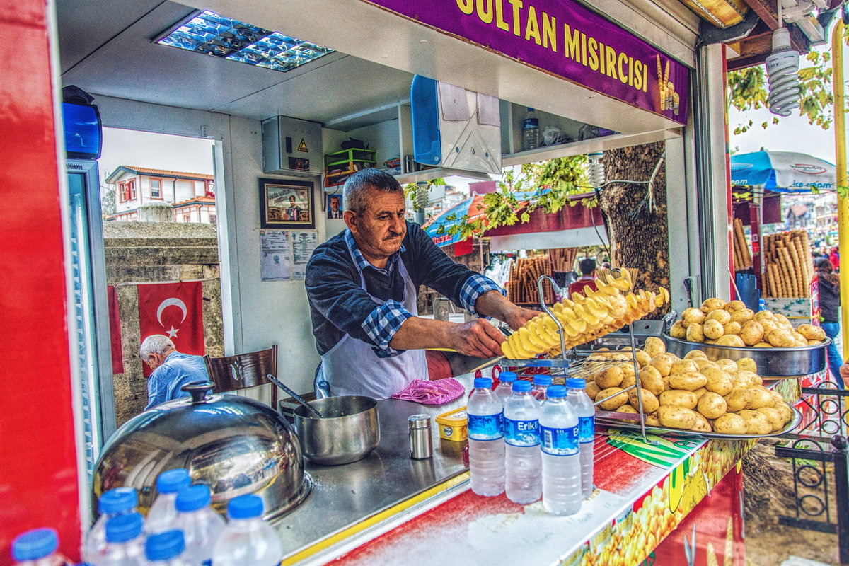 Продавец картофельных чипсов в Стамбуле - Ирина Лепнёва