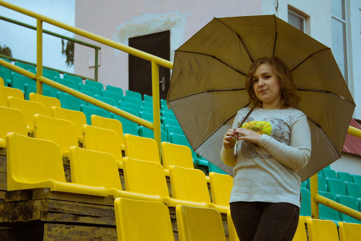 девушка с зонтиком - Марина Мякошина