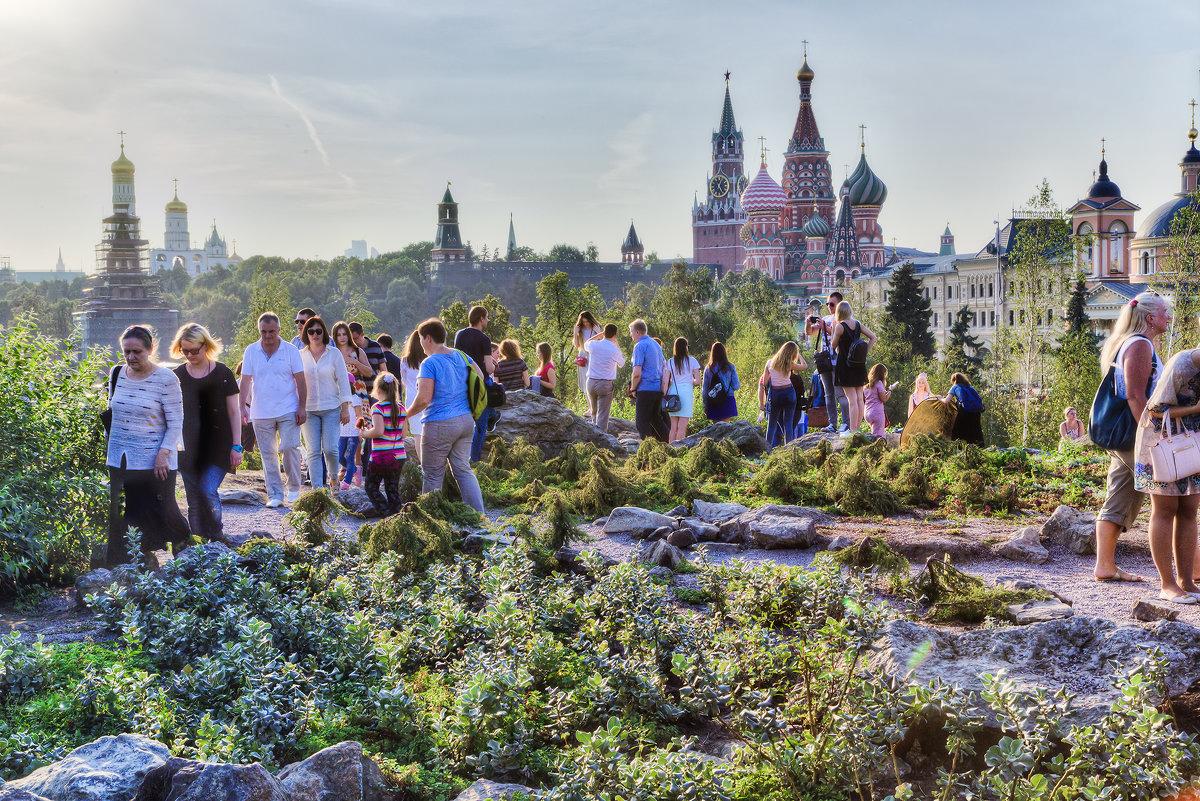 Москва. Парк " Зарядье ". - В и т а л и й .... Л а б з о'в