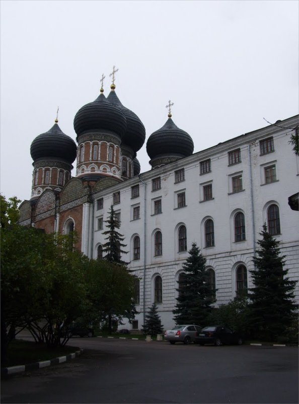 Покровский собор с корпусом богадельней - Анна Воробьева