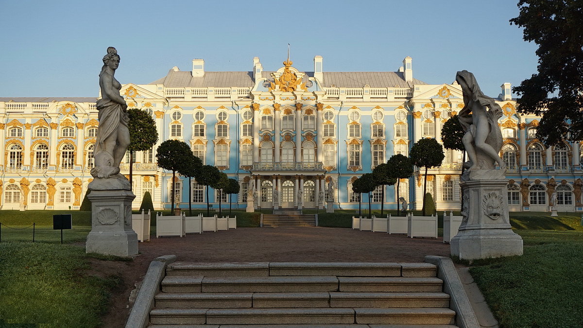 Дворец - Владимир Гилясев