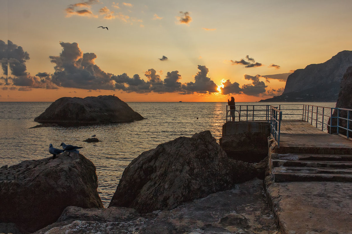 Закат в Ласпи - Виктор Мороз