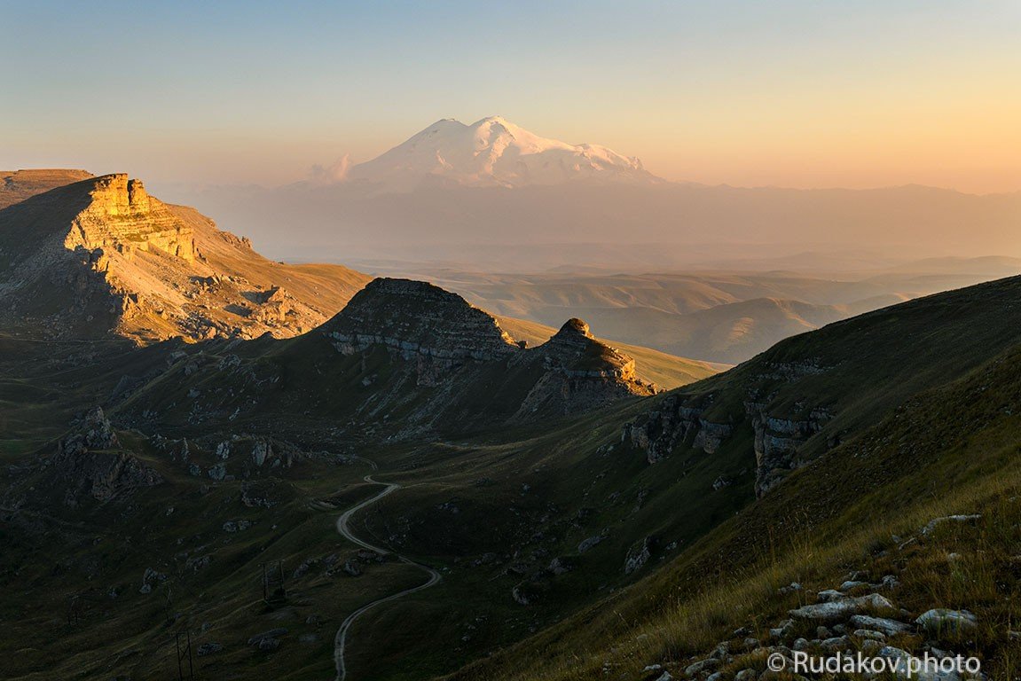Вид на Эльбрус с плато Бермамыт - Сергей 