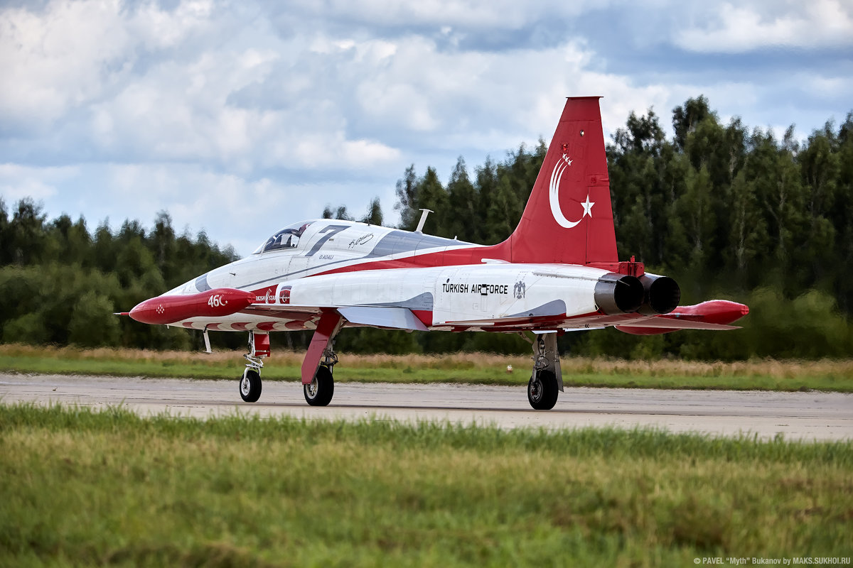 NF-5A "Turkish stars" aerobatic team - Павел Myth Буканов