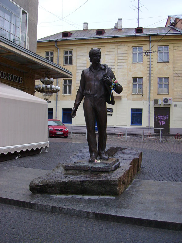 Памятник   Владимиру   Ивасюку   в   Львове - Андрей  Васильевич Коляскин