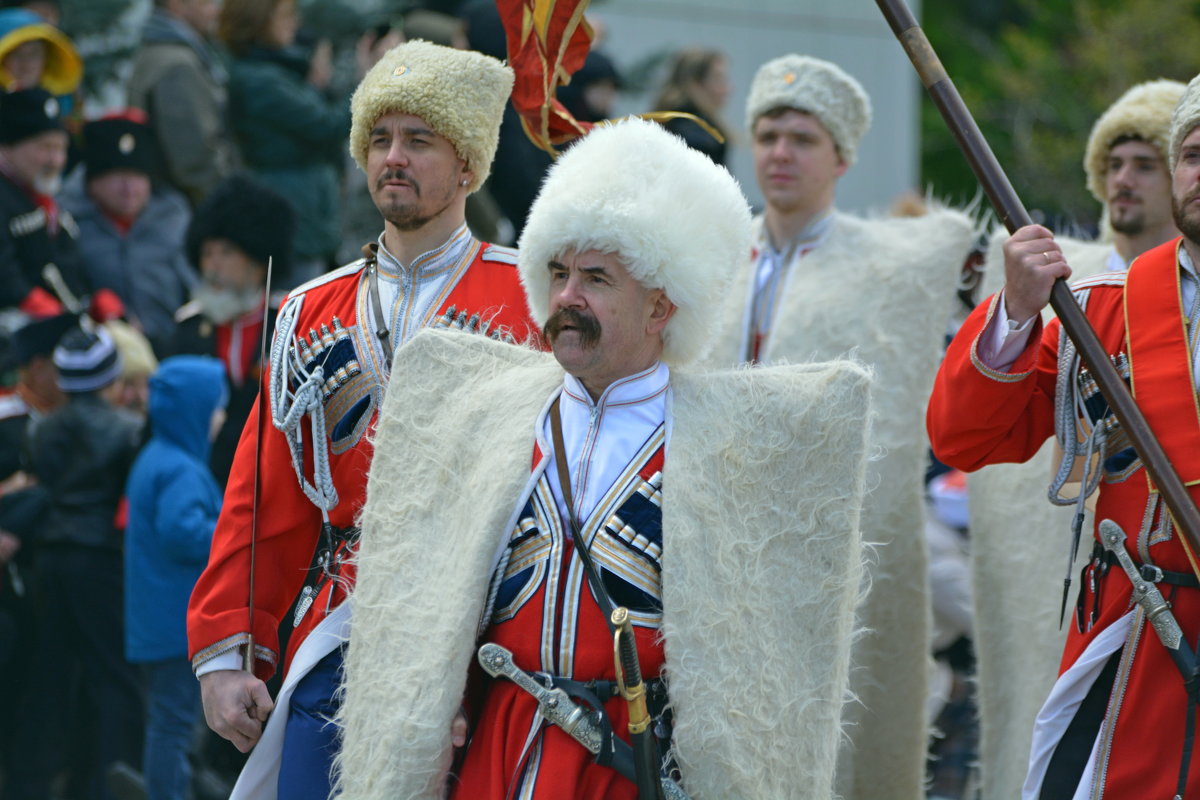 На параде - Петр Заровнев