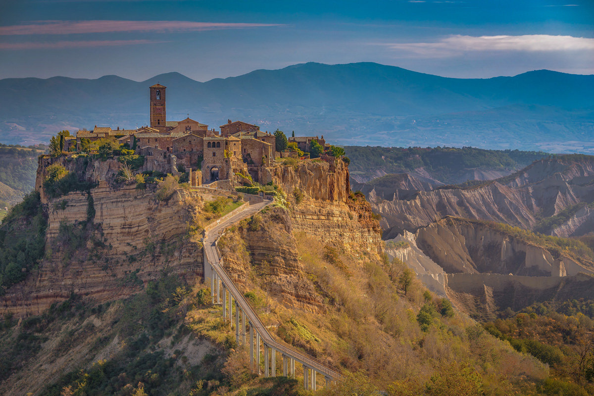 Civita di Bagnoregio(замок на горе) - михаил 