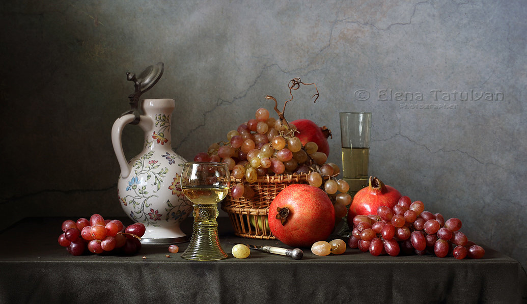 С белым  вином и красными фруктами - Елена Татульян 