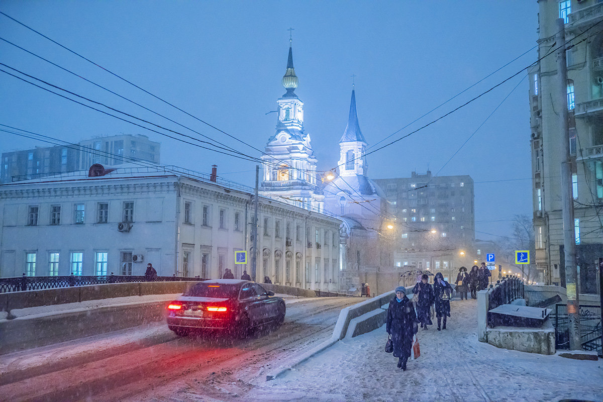 Москва, Новая Басманная улица. Снегопад. - Игорь Герман