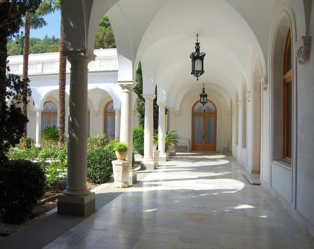 Внутренний итальянский дворик Ливадийского дворца - Валерий Новиков