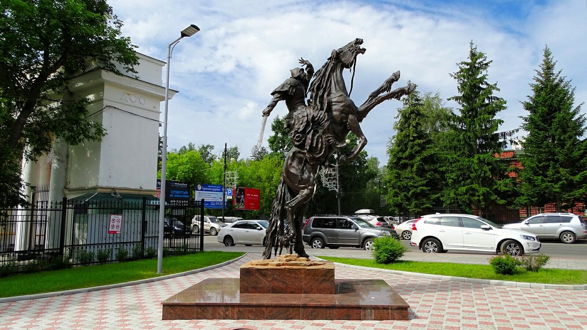 Памятник Ермаку - Милешкин Владимир Алексеевич 