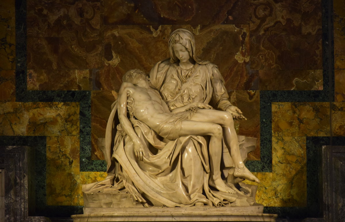 Ватикан.«Оплакивание Христа» — первая и наиболее выдающаяся пьета, созданная Микеланджело Буонарроти - Galina Leskova