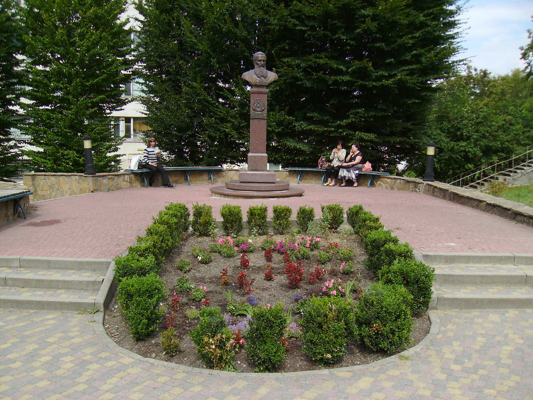 Памятник   митрополиту   Шептицкому   в   Трускавце - Андрей  Васильевич Коляскин