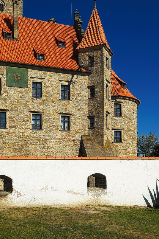Замок Боузов, фрагмент #3 "С белой стеной" - M Marikfoto