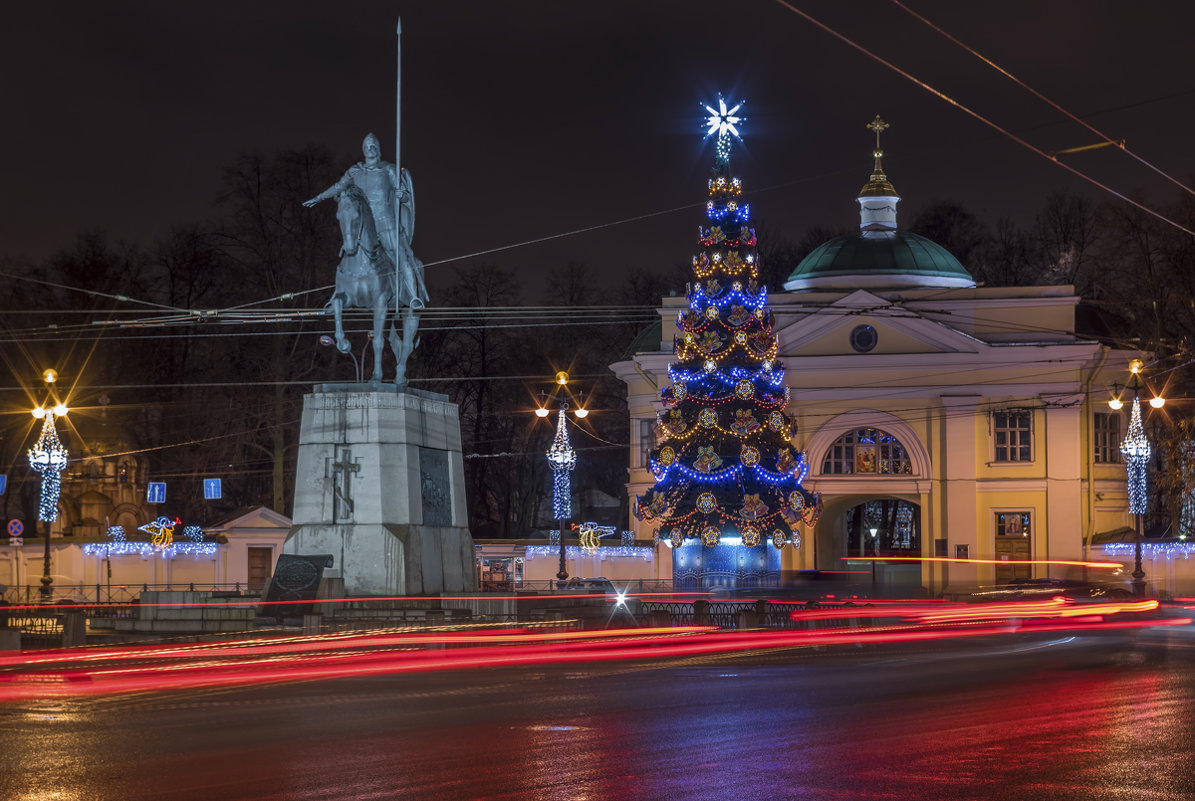 Памятник Александру Невскому и новогодняя ёлка. Санкт-Петербург - Марина Ножко