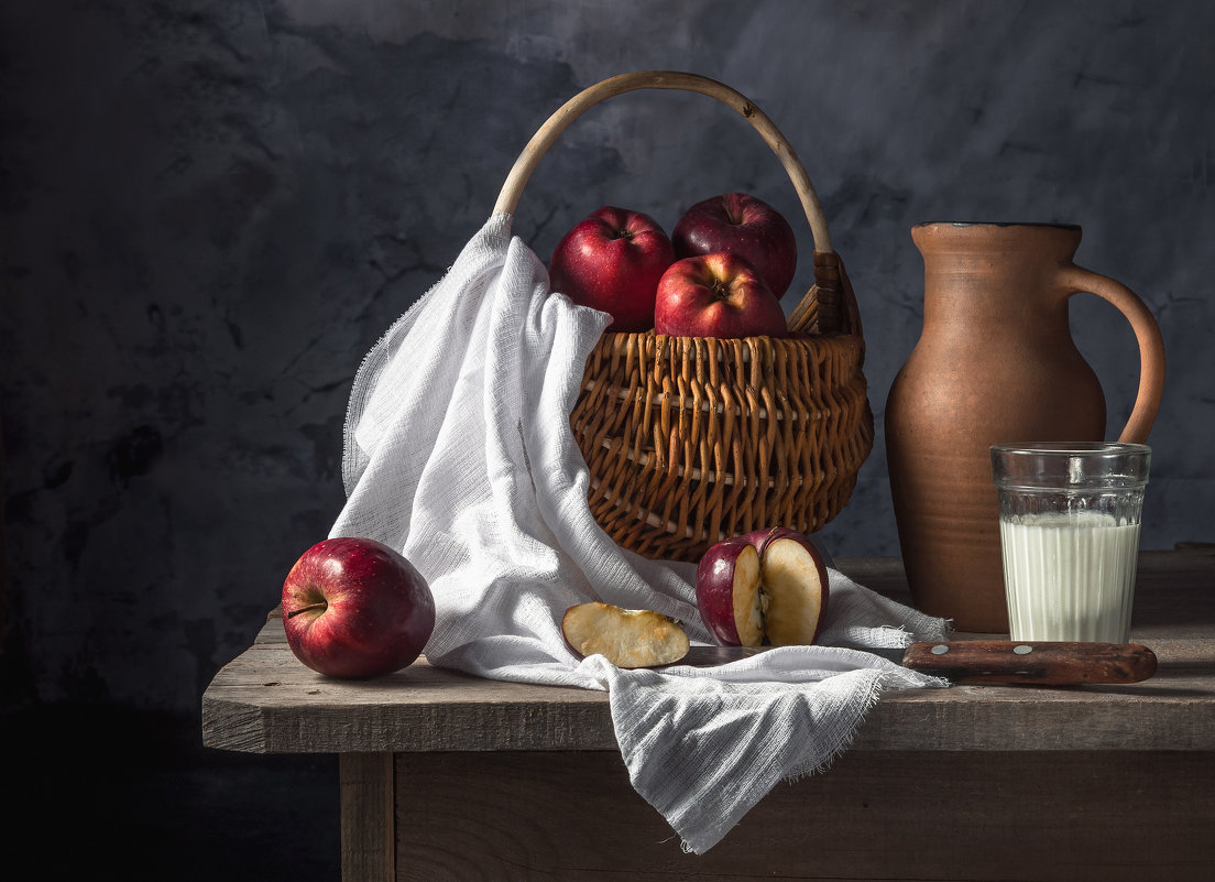 Натюрморт с яблоками - Алексей Кошелев