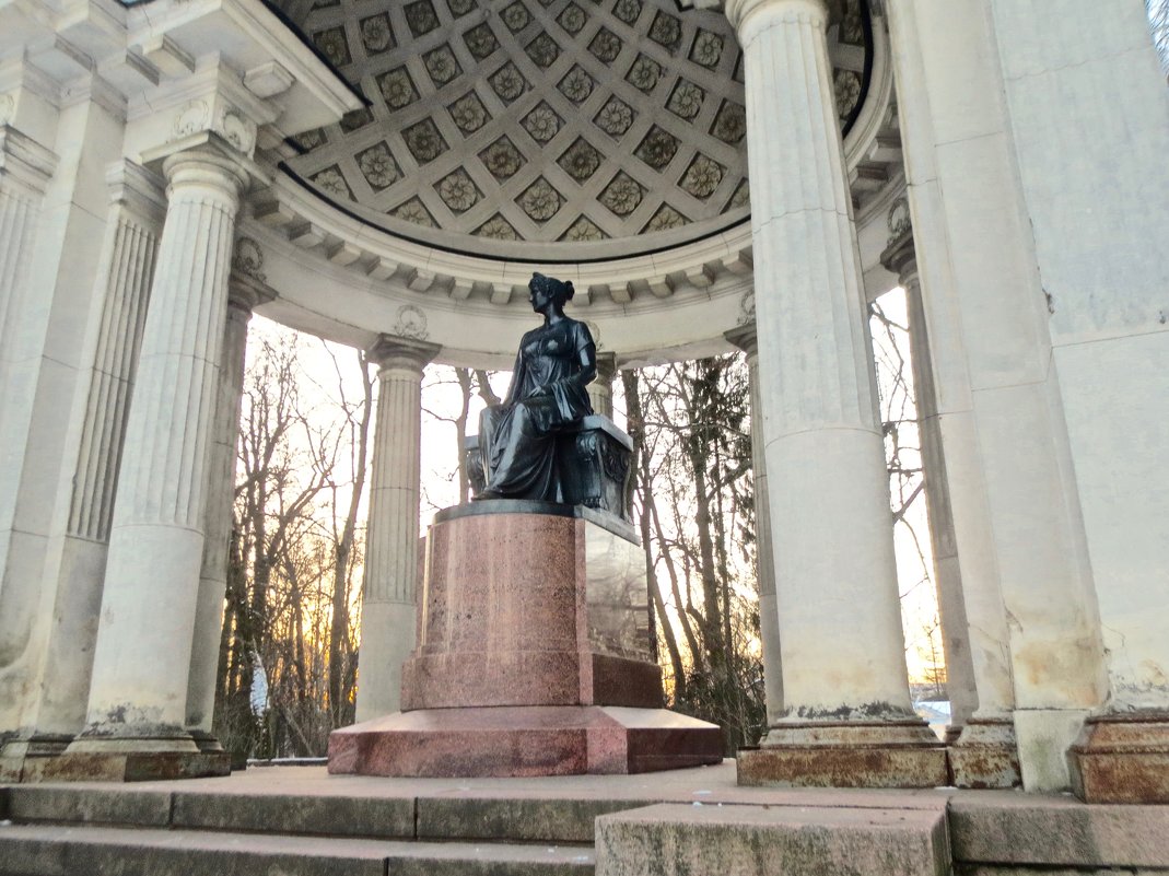 памятник императрице Марии Фёдоровне - Елена 
